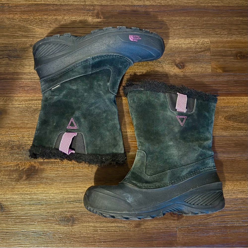 The North Face Shellista II Big Girls Boots Size 7W - Black Lilac Suede Faux Fur